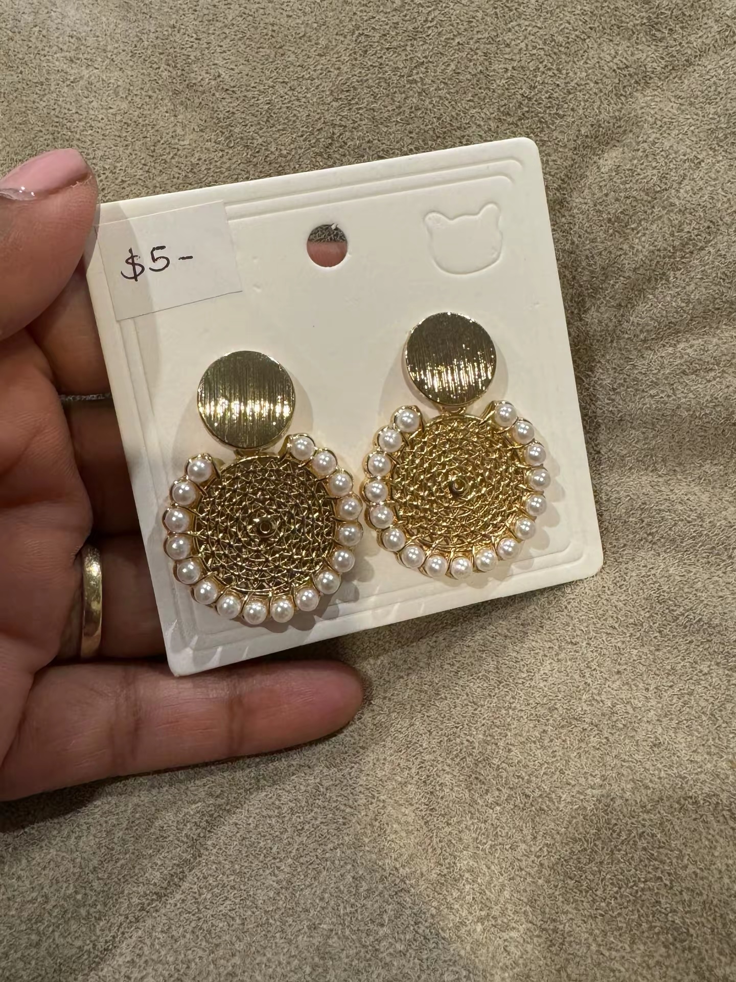 Simple earring